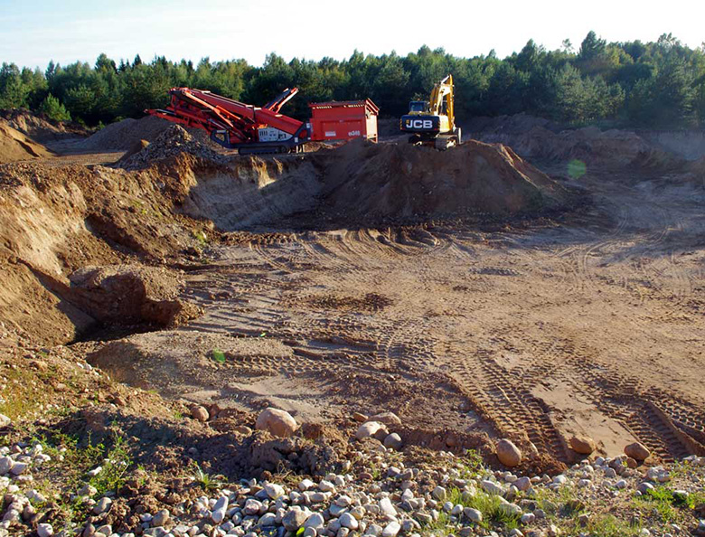 Minevä suvi näkk´ Ruusamäe «lump» vällä sääne.
