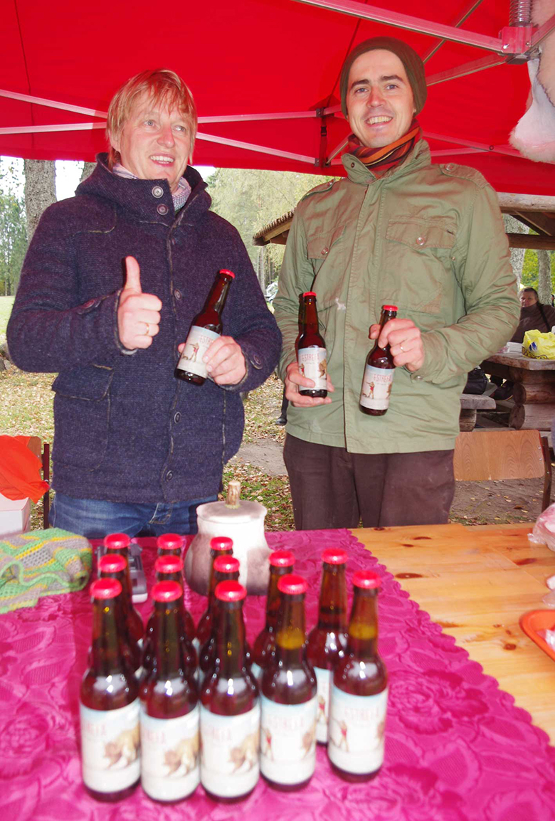 Epleri Rain (kural) ja Soonõ Mihkli paki Sulbi mihklilaada pääl vahtsõt ollõsorti nimega Estrefä ja visassi villast, et taa passis Eesti presidendivalimiisi ammõtligus ollõs.