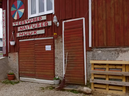 Rõugõ kunstikuur võtt luvva ussõ iist