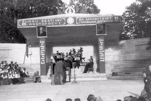 Laulupido köüt võrokõisi ütes