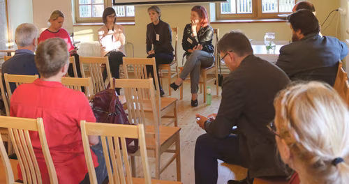 V&otilde;rol k&otilde;n&otilde;ldi v&auml;ikeisist keelist vahts&otilde; ao meedi&auml;n