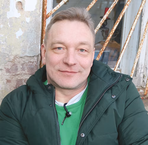 Mäeotsa Ain: oll’ võimsa, ku väikun Võro liinan paa päält kaas är linnas’