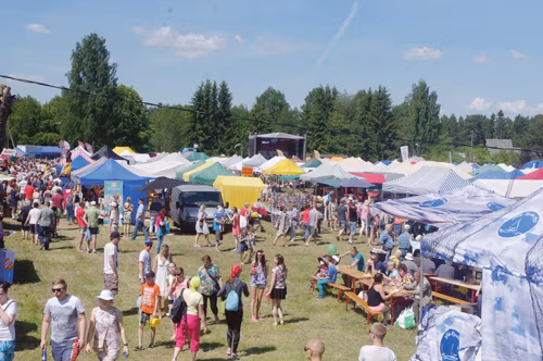 Vahtsõliina maarahva laat om vaheaolt tagasi