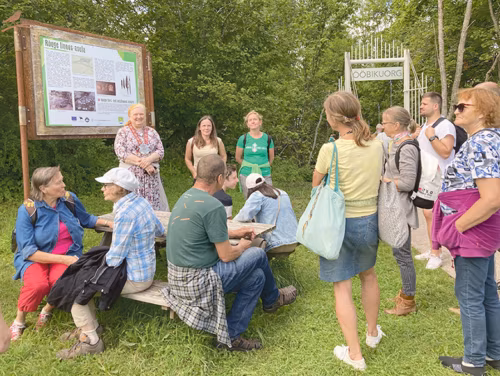 Suv&otilde;&uuml;likuul s&auml;itsme j&auml;rve maal
