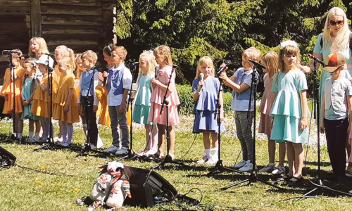 Vahtsid&otilde; v&otilde;rokeelitside latsilaul&otilde; konts&otilde;rt