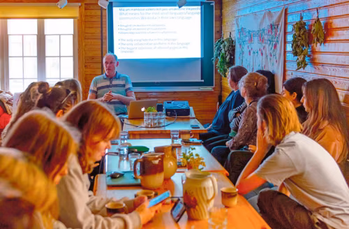 Esi riike nuuri- ja kultuuritüütäjä otsva viise, kuis nuuri kogokunnakultuuri mano tuvva