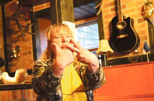 M&uuml;rg&uuml; Marje pist&uuml;jalapull k&otilde;n&otilde;l&otilde;s keelest ja v&otilde;lssi arvosaamis&otilde;st