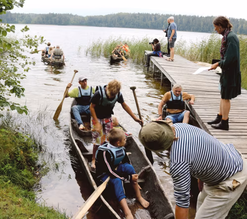 &Auml;hij&auml;rve p&auml;&auml;l s&otilde;its&otilde; k&otilde;rraga kat&otilde;ssa &uuml;tepuuloodsikut