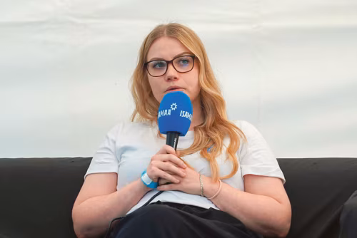 Rebäse Helen: rahvavolinigu kõgõ tähtsämbä umahusõ omma paks nahk ja süämetunnistus